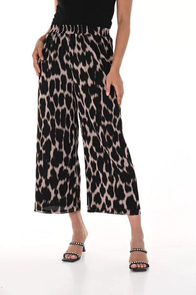 Frank Lyman Animal Print Cropped Pants 