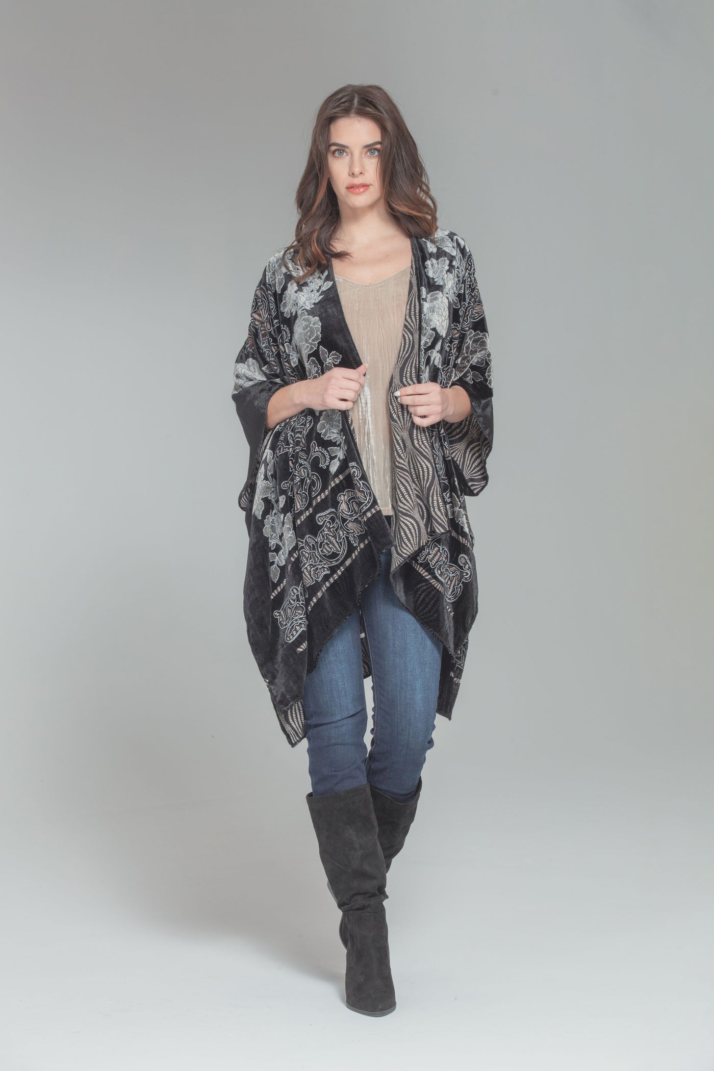 Paparazzi by Biz Burnout Velvet Kimono 